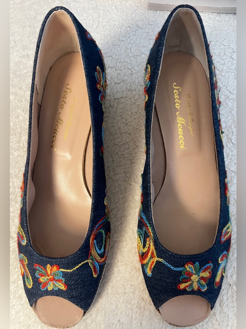 Women’s Sesto Meucci Navy Denim Embroidered Peep-Toe Heels size 9M